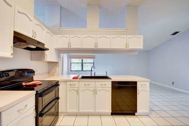 Main picture of 10891 SW 69th Dr