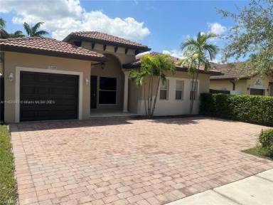 Main picture of 15480 SW 10th St