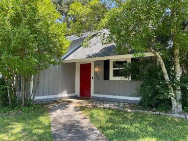 Main picture of 303 S Willow Ln