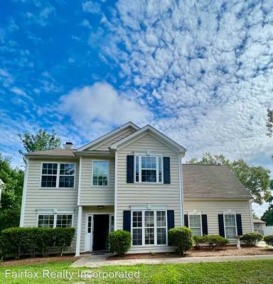 Main picture of 201 Ridge Lake Dr