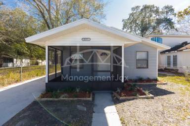 Main picture of 2076 Commonwealth Ave