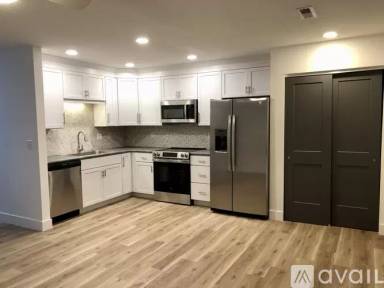 Main picture of 1424 W 5th St