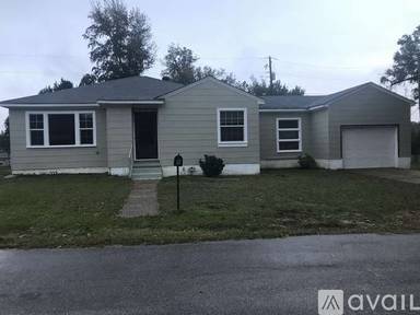 Main picture of 8 Rhonda Dr