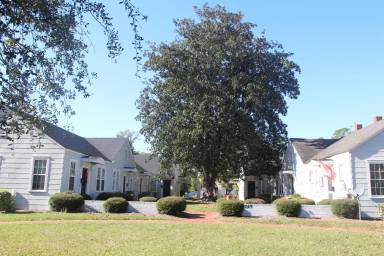 Main picture of 1015 N McKinley St