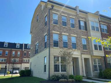 Main picture of 818 Admirals Way