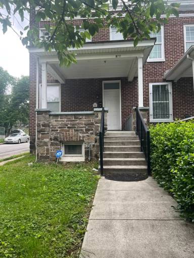 Main picture of 800 N Hilton St