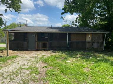 Main picture of 903 N Lindbergh Dr