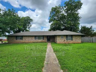 Main picture of 329 S Morrison Dr