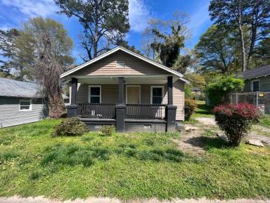 Main picture of 406 Pryor St