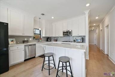Main picture of 10238 Grayton Dr