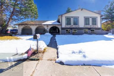Main picture of 3295 W Parade Cir