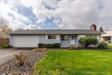 Main picture of 39 Crescent Dr