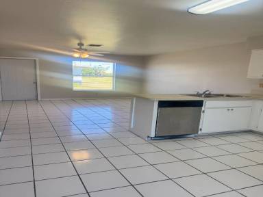 Main picture of 1034 NE 8th St - 2