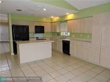 Main picture of 2791 La Paz Ave