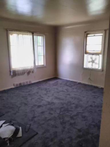 Main picture of 309 W Ridgeway Ave