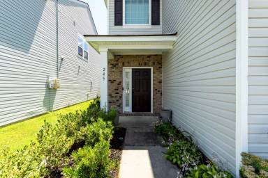 Main picture of 245 Swamp Creek Ln