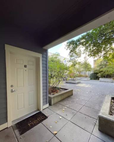 Main picture of 910 Gladstone St