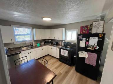 Main picture of 1245 Carlisle Ave