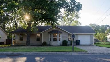 Main picture of 108 Mayfair Cv