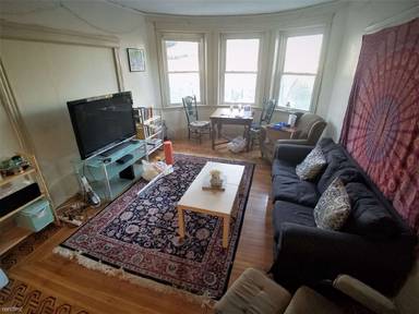 Main picture of 46 Powell St