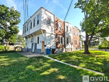 Main picture of 401 Champion Ave