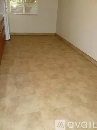 Main picture of 437 Central Ct
