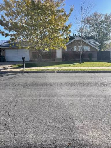 Main picture of 1096 N 300 W