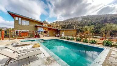 Main picture of 7300 Santa Susana Pass Rd