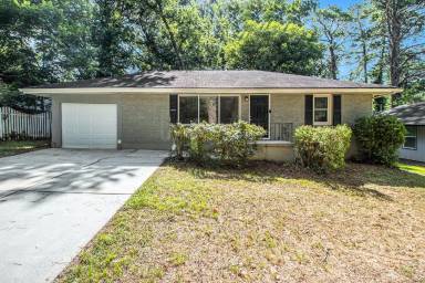Main picture of 1686 Derrill Dr