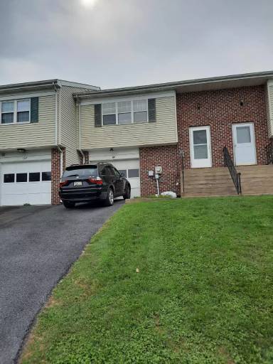 Main picture of 115 Pickwick Pl
