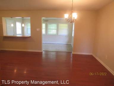 Main picture of 106 Mockingbird Ln