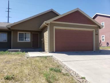 Main picture of 1061 Meadow Ln