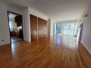 Main picture of 2360 Walgrove Ave