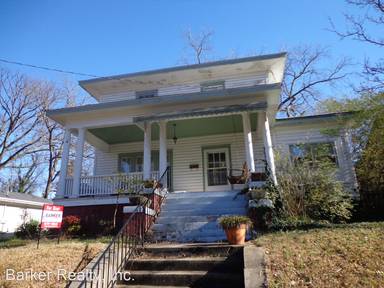 Main picture of 1806 White Oak Rd