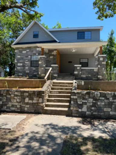 Main picture of 323 N Union Ave