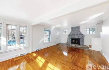 Main picture of 2584 Orland Ave