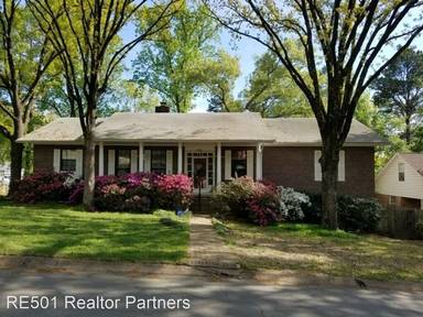 Main picture of 1 Hall Cir