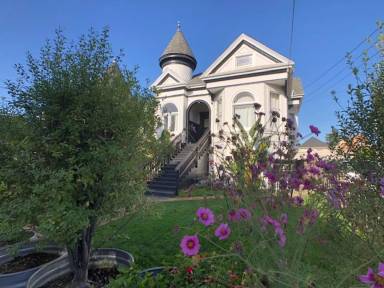 Main picture of 1535 Benton St