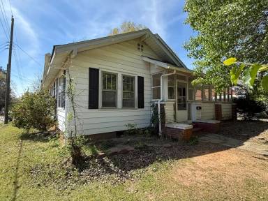 Main picture of 616 Morven Rd