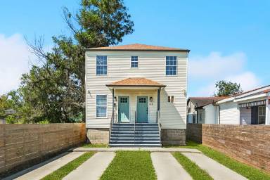 Main picture of 2612 Annette St