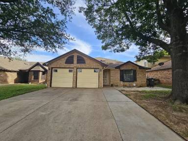 Main picture of 1709 Lincolnshire Way