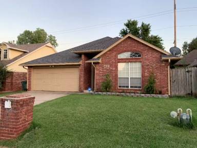 Main picture of 412 McDonald Dr