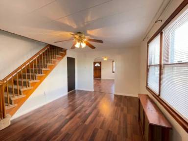 Main picture of 353 Henry St