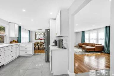 Main picture of 132 Holyoke Rd