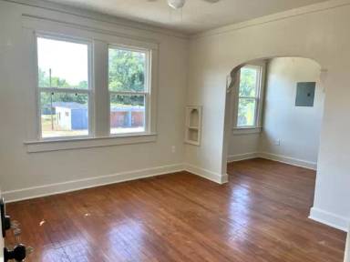 Main picture of 1014 S 18th St