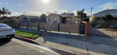 Main picture of 4334 W 101st St