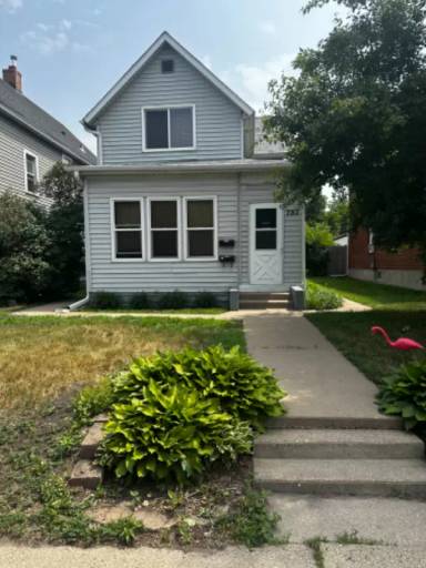 Main picture of 755 Fillmore St NE