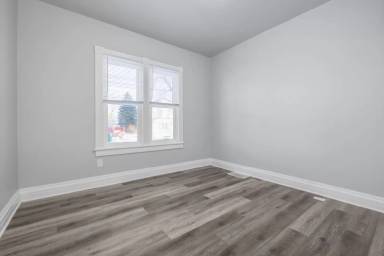 Main picture of 204 N Military Rd