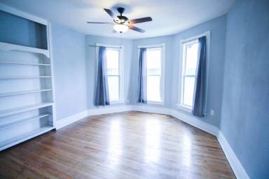 Main picture of 1532 D Ave NE
