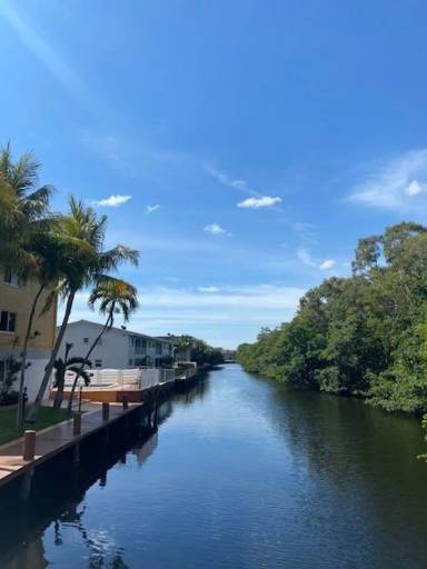 Main picture of 1400 NE 56th St